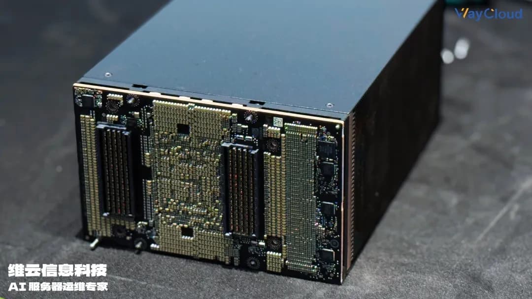 维云工程师检测 B300 GPU 板卡